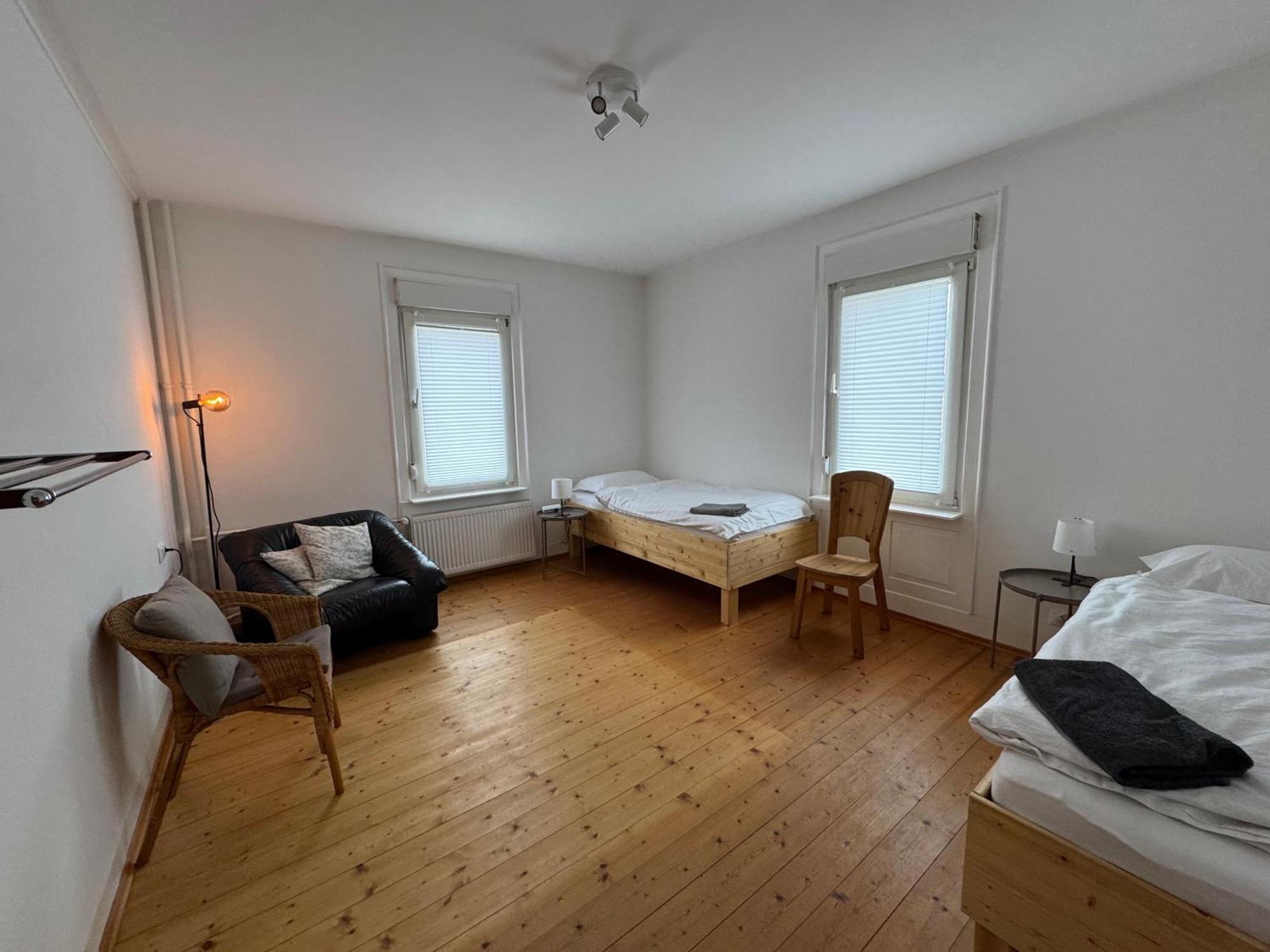 90Qm 4-Zimmer-Wohnung - Apartment Friedrichstrasse Файинген-ан-дер-Энц Экстерьер фото